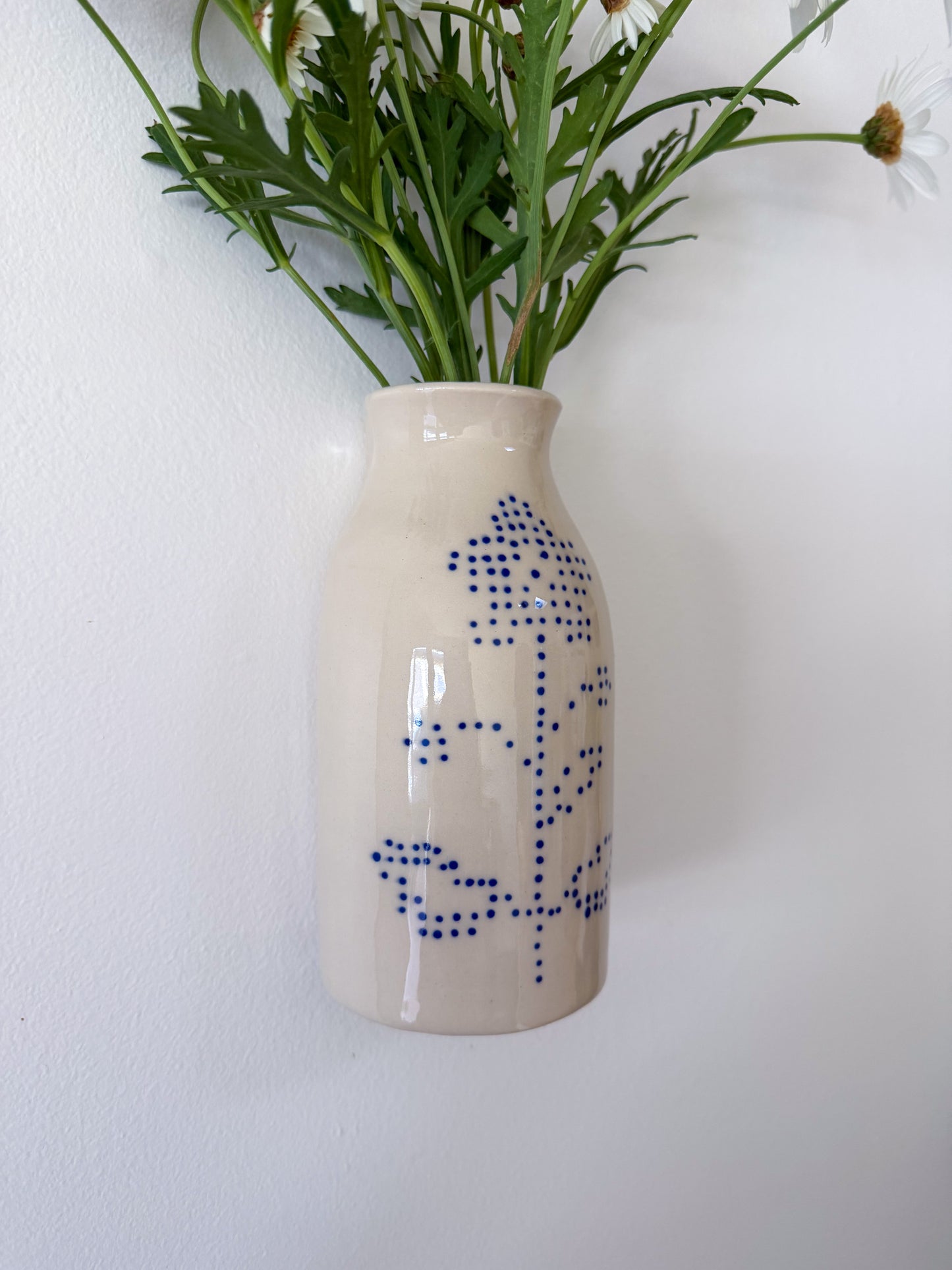 Floral Lace Vase - Wall Hanging
