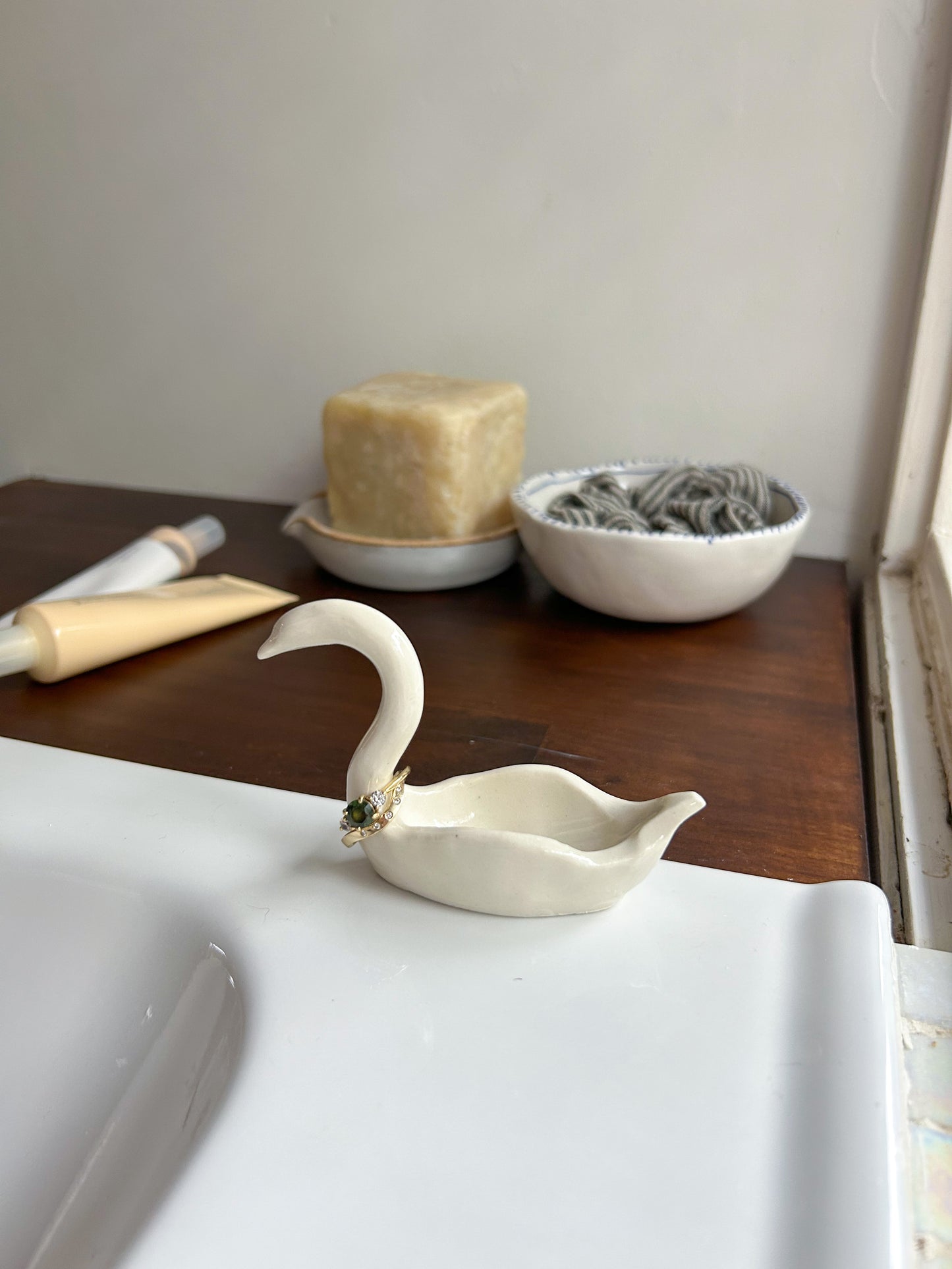Swan Ring Holder